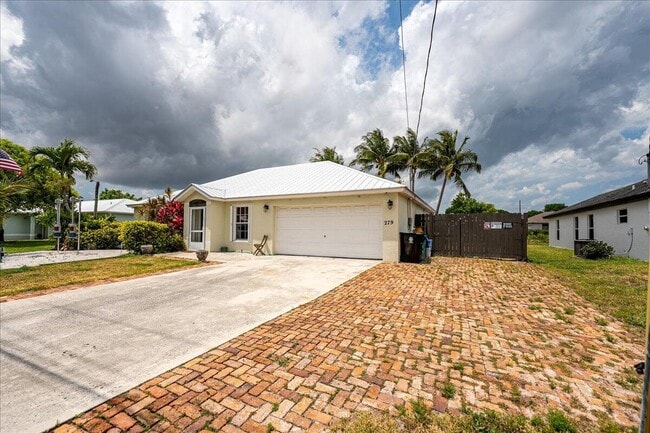 279 SW Glenwood Dr in Port St. Lucie, FL - Building Photo - Building Photo