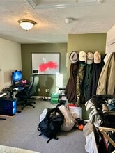 24 Lawn St in Boston, MA - Foto de edificio - Building Photo