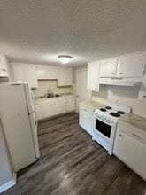 903 1/2 E Frederick St in Independence, MO - Building Photo - Building Photo