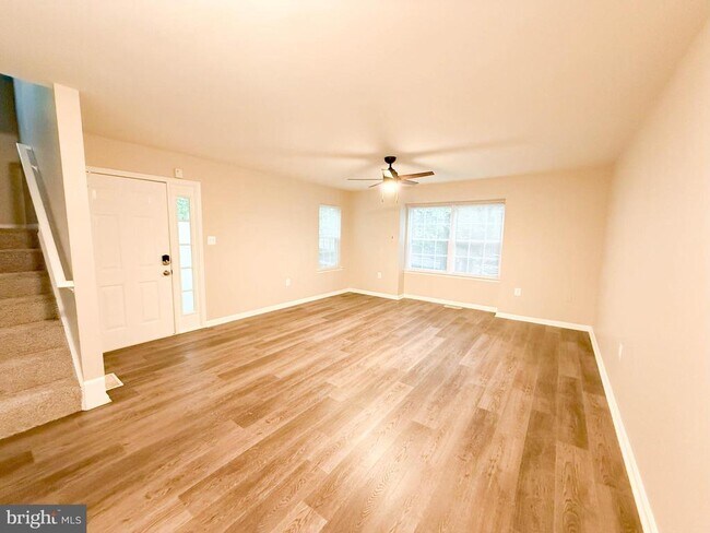 15301 Waters Edge Ct in Montclair, VA - Building Photo - Building Photo