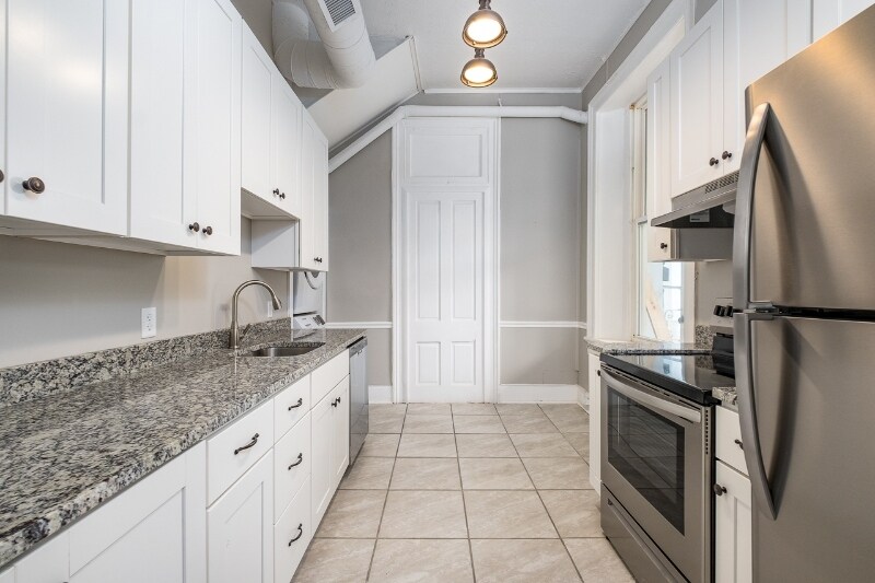 811 Westover Dr, Unit 4 in Staunton, VA - Building Photo