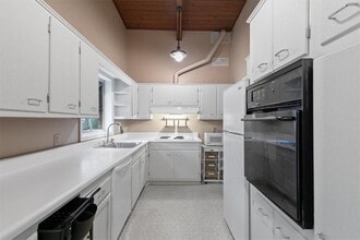 2627 Woodacres Rd NE in Atlanta, GA - Building Photo - Building Photo