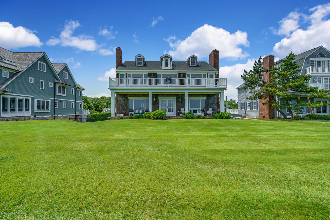 609 Ocean Ave in Sea Girt, NJ - Building Photo