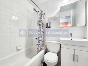 169 E 102nd St in New York, NY - Building Photo - Building Photo