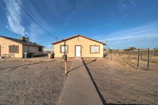 108 Adams St in Coolidge, AZ - Building Photo