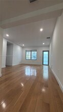 2021 Meridian Ave in Miami Beach, FL - Building Photo - Building Photo