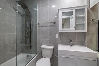 22 Fleet St in Jersey City, NJ - Building Photo - Interior Photo