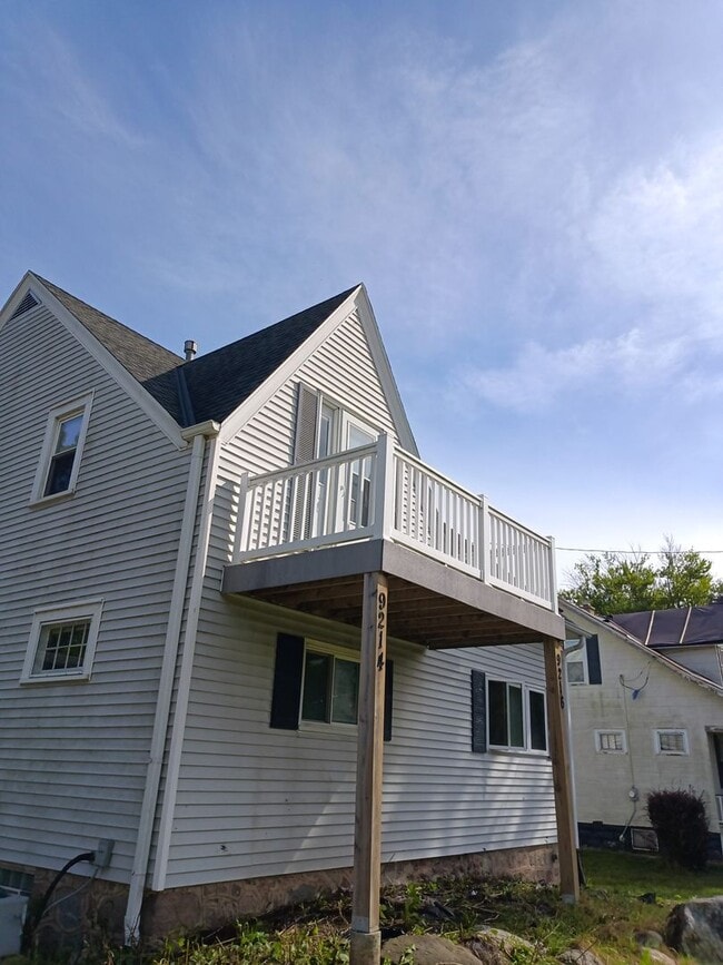 9214 S Chicago Rd in Oak Creek, WI - Building Photo - Building Photo