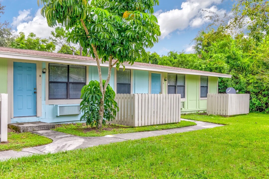 Meadowdale Apartments in Melbourne, FL - Foto de edificio