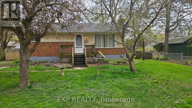 121 Forks Rd E in Welland, ON - Building Photo - Building Photo