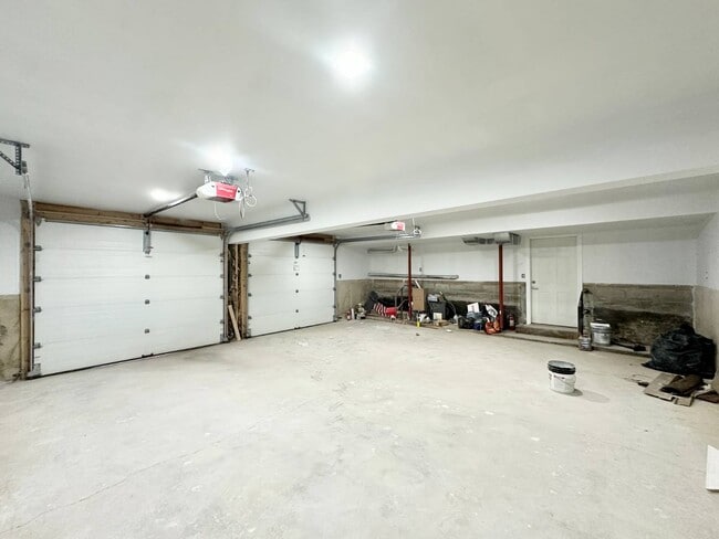 property at 76 Trottingham Ct