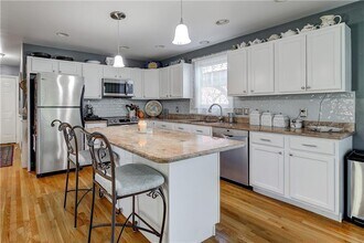 66 McCorrie Ln in Portsmouth, RI - Building Photo - Building Photo