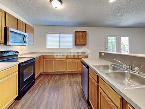 10136 High Eagle Trail in Fort Worth, TX - Foto de edificio - Building Photo