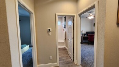 2221 Redwing Dr in Denton, TX - Building Photo - Building Photo