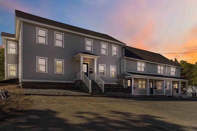 192 Main St in Medway, MA - Building Photo - Building Photo