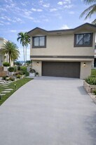 10034 SW 221st St Rd in Cutler Bay, FL - Building Photo