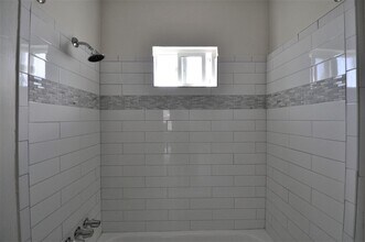 14033 Bessemer St in Los Angeles, CA - Building Photo - Building Photo