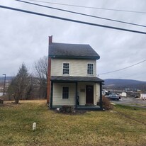 2285 Hixton Rd in Duncansville, PA - Building Photo