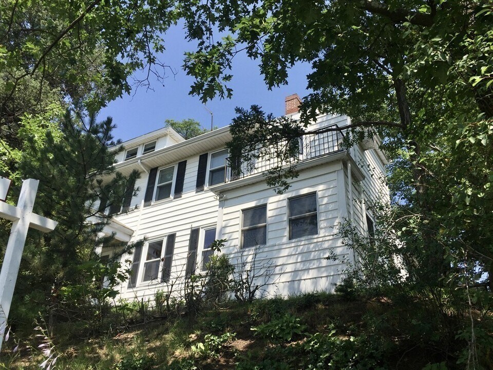 1094 Centre St in Newton, MA - Building Photo