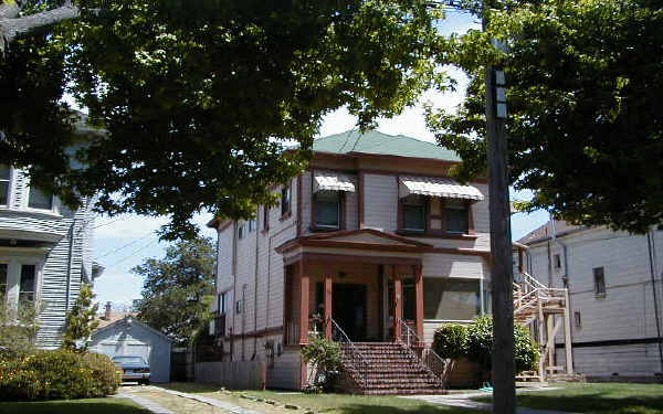 1436 Benton St in Alameda, CA - Foto de edificio - Building Photo