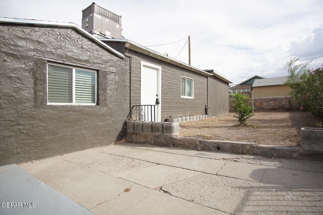 3800 Altura Ave in El Paso, TX - Building Photo - Building Photo