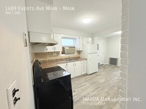 1489 Everts Ave in Windsor, ON - Building Photo - Building Photo