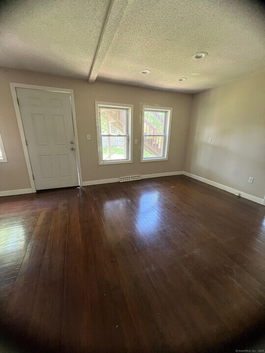 239 Elm St in Meriden, CT - Building Photo