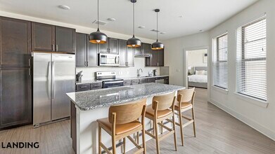 5200 White Settlement Rd in Fort Worth, TX - Foto de edificio - Building Photo