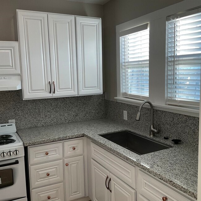 618 W 7th St in Antioch, CA - Building Photo - Building Photo