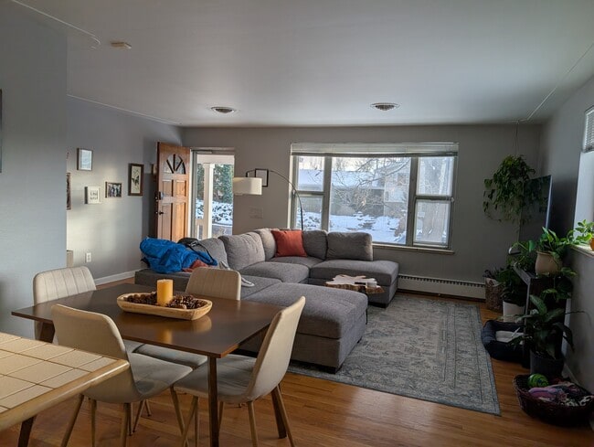 1394 S Corona St in Denver, CO - Building Photo - Building Photo