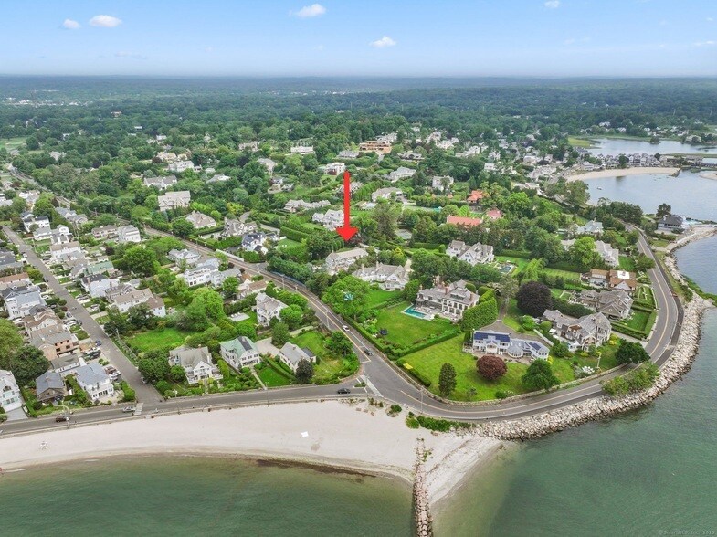 2 Bluewater Hill S in Westport, CT - Building Photo