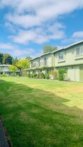 Park West Townhouses Apartments