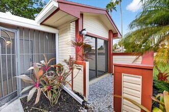 29 Fawlkland Cir in Boynton Beach, FL - Building Photo - Building Photo