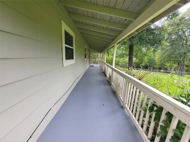 30 Rdg Crk Dr in Coldspring, TX - Building Photo - Building Photo