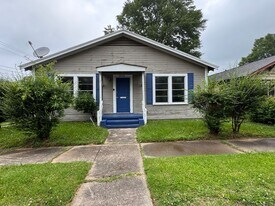 2756 Lillian St in Shreveport, LA - Building Photo
