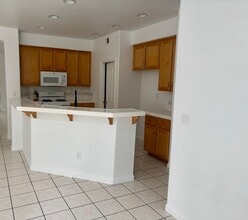 2059 Sherington Way in Sacramento, CA - Building Photo - Building Photo