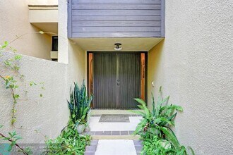 702 St Albans Dr in Boca Raton, FL - Building Photo - Building Photo