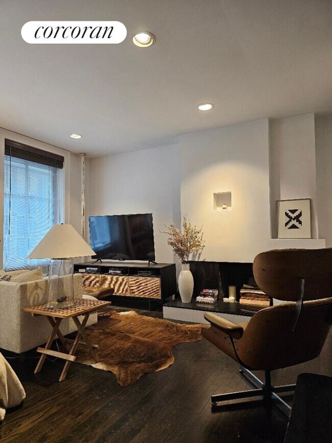 41 Grove St in New York, NY - Building Photo - Building Photo