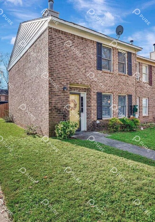 property at 11568 Jade Ln SE