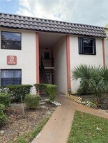 871 NE 207th Terrace in Miami, FL - Building Photo