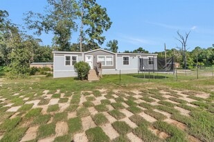 595 County Rd 2218 in Cleveland, TX - Building Photo