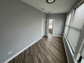 3300 N Milwaukee Ave in Chicago, IL - Building Photo - Building Photo