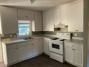 8220 N Mulberry St in Tampa, FL - Building Photo - Building Photo