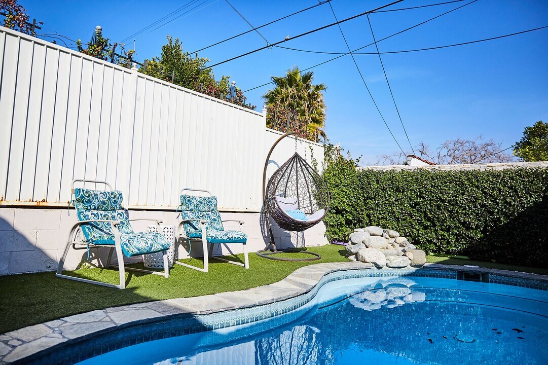 446 S Almont Dr in Beverly Hills, CA - Foto de edificio