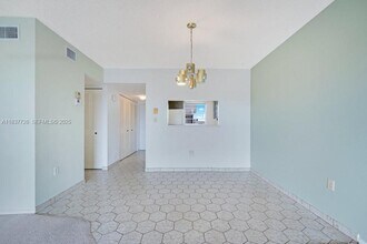 2998 Sunrise Lakes Dr W in Sunrise, FL - Building Photo - Building Photo