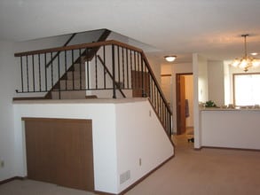 Southcross Village Townhomes in Burnsville, MN - Building Photo - Interior Photo