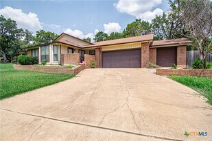 821 Cedar Ridge Dr in Harker Heights, TX - Building Photo