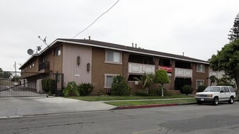 811 S Webster Ave in Anaheim, CA - Building Photo