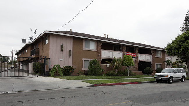 811 S Webster Ave in Anaheim, CA - Foto de edificio - Building Photo