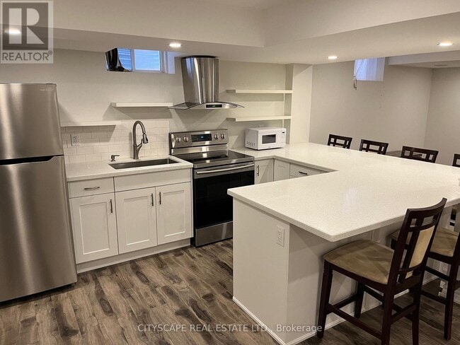 property at 27 Seafair Cresent